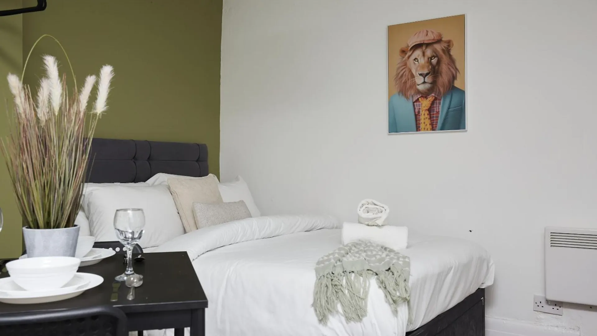 Bv Royal Comfy Studio Seven Suite Queensgate Huddersfield