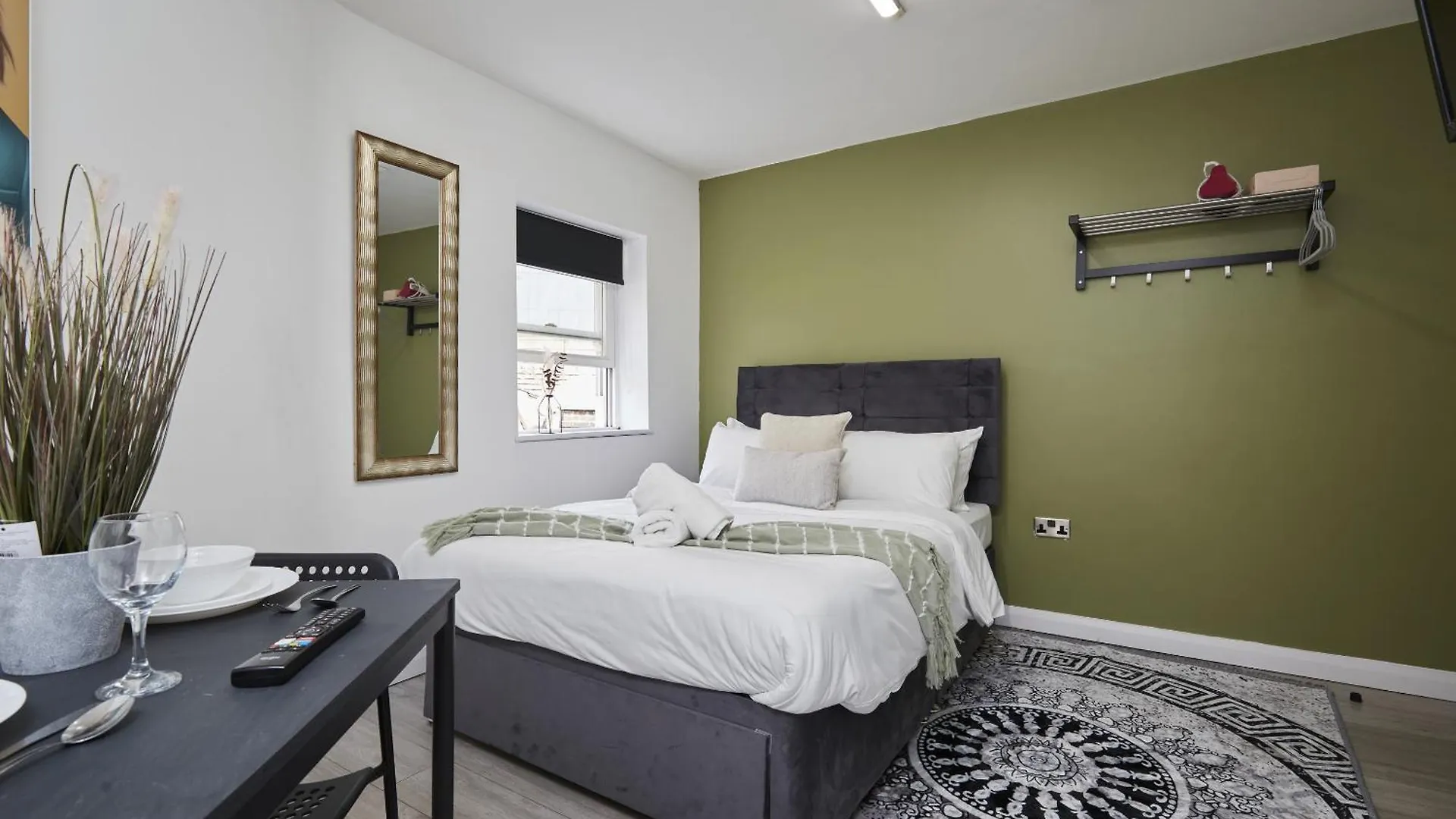 Bv Royal Comfy Studio Seven Suite Queensgate Huddersfield 0*,  Wielka Brytania