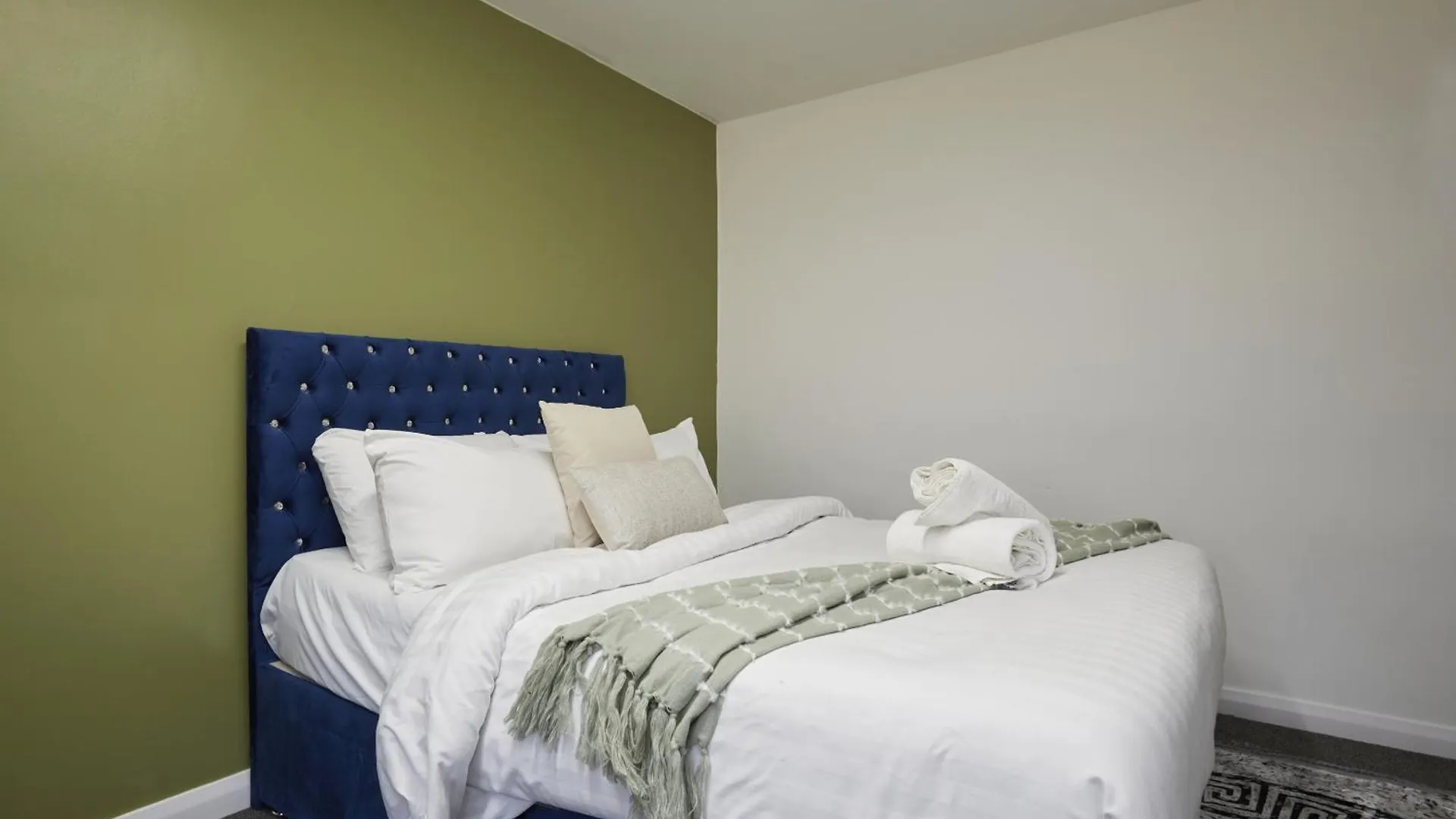 Bv Royal Comfy Studio Seven Suite Queensgate Huddersfield
