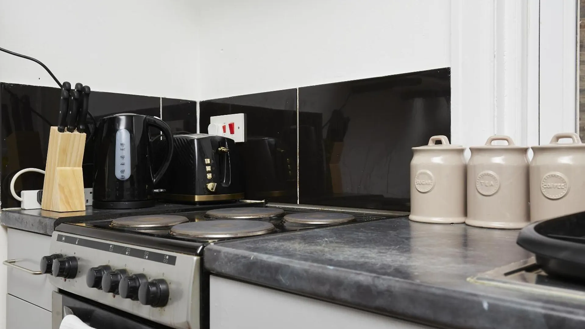 Bv Royal Comfy Studio Seven Suite Queensgate Huddersfield 0*,  Royaume-Uni